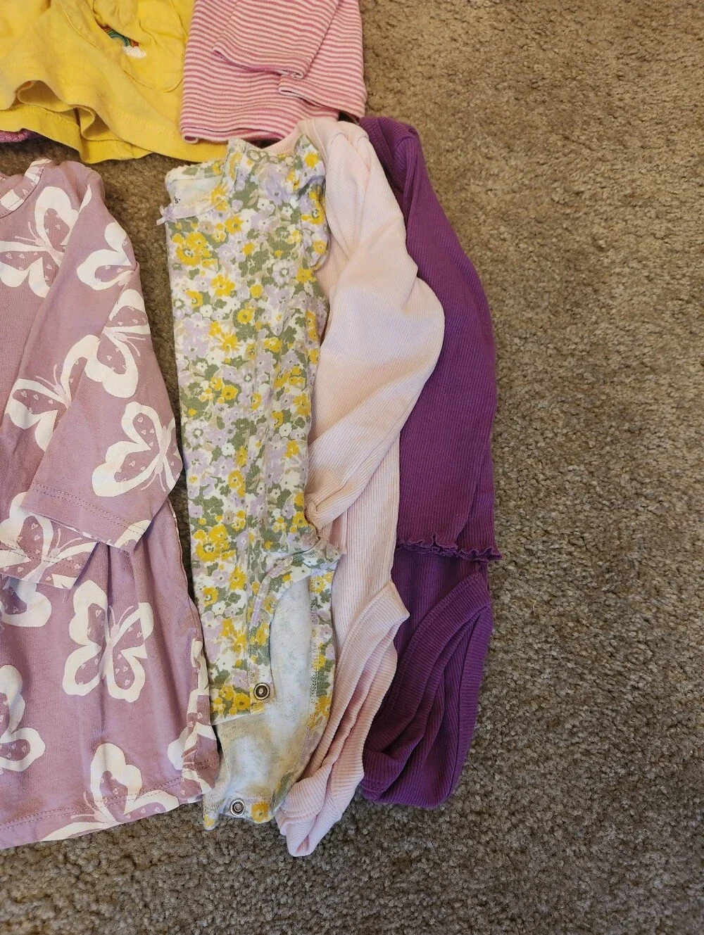 Large Mixed Lot Baby Girl 12-18M Shirts Bodysuits Leggings Dress Stripes Floral